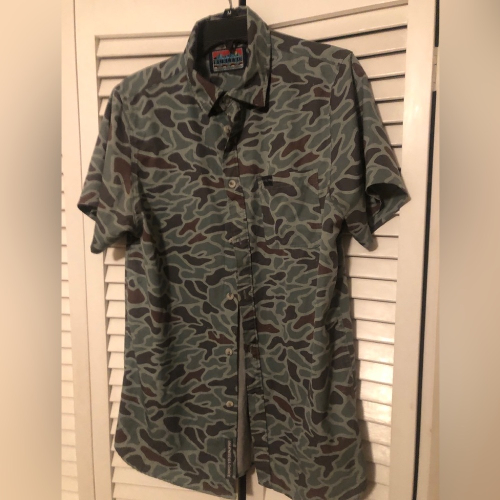 Burlebo Mens Camo Short Sleeve Button Up Shirt Men’s M Outdoor Fishing Hunting